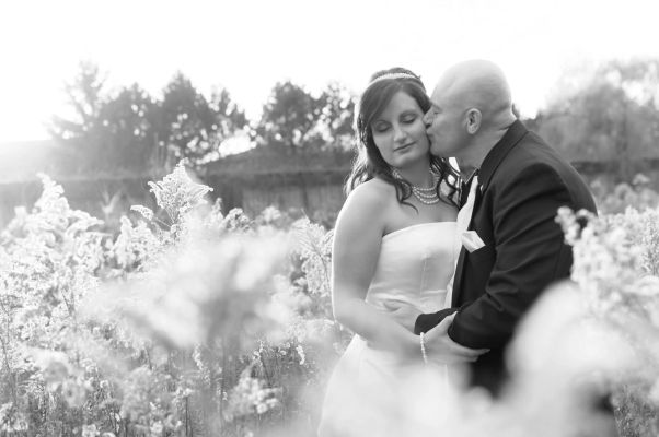 bride and groom kissing photo in Windsor Photography