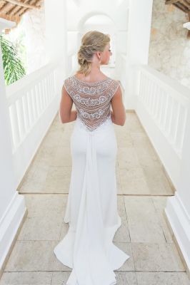 back of brides wedding dress